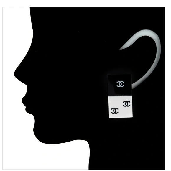 AUTHENTIC Vintage CHANEL Domino Quad Earrings  extremely RARE NWOT - Picture 2 of 7